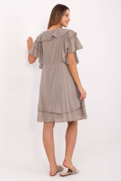 Sukienka Model MI-SK-102128.61 Dark Beige - Italy Moda Italy Moda Sukienka Model MI-SK-102128.61 Dark Beige - Italy Moda Italy Moda