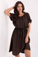 Sukienka Model MI-SK-A63751.67 Dark Brown - Italy Moda Italy Moda Sukienka Model MI-SK-A63751.67 Dark Brown - Italy Moda Italy Moda