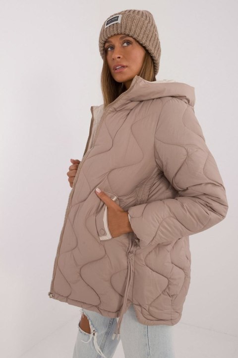 Kurtka Damska Model MBM-KR-2319.37 Beige - MBM MBM Kurtka Damska Model MBM-KR-2319.37 Beige - MBM MBM