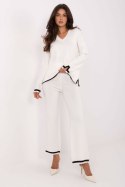 Spodnie Komplet Model IT-KMPL-99062.66 Ecru - Italy Moda Italy Moda Spodnie Komplet Model IT-KMPL-99062.66 Ecru - Italy Moda Italy Moda