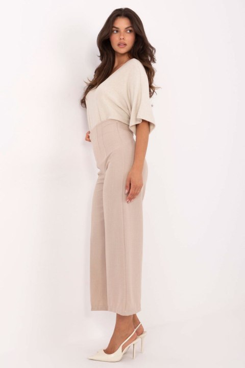 Spodnie Damskie Model IT-SP-FL9068.96 Beige - Rue Paris Rue Paris Spodnie Damskie Model IT-SP-FL9068.96 Beige - Rue Paris Rue Paris