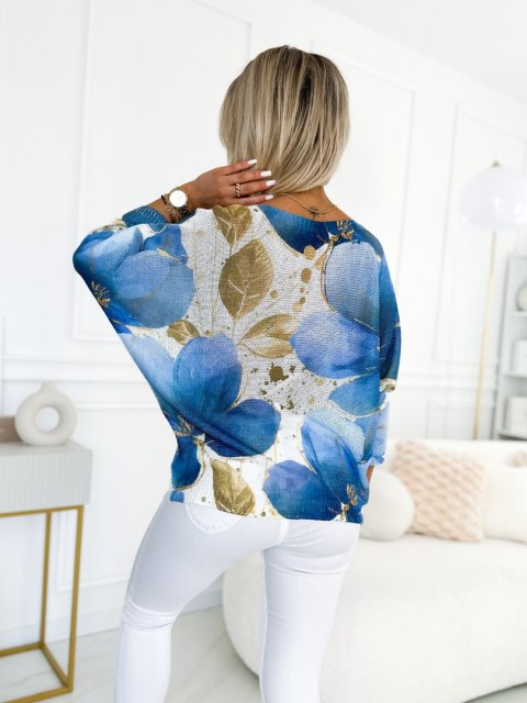 535-1 Lekki sweterek oversize - niebieskie kwiaty