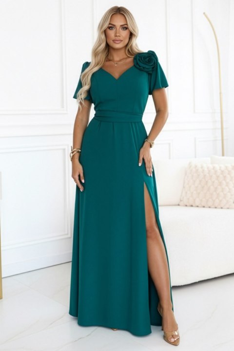 653-1 Elegancka długa sukienka z różą, paskiem i wysokim rozcięciem - butelkowa zieleń
