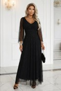 655-1 Długa połyskująca w świetle suknia z dekoltem i transparentnym rękawkiem - czarna