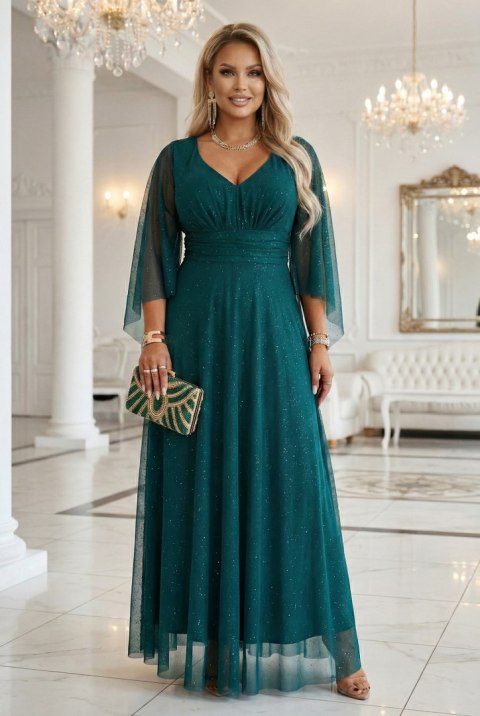 655-2 Długa połyskująca w świetle suknia z dekoltem i transparentnym rękawkiem - szmaragdowa zieleń