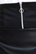 583-1 Elegancka spódnica z zamkiem - CZARNA ekoskóra 583-1 Elegancka spódnica z zamkiem - CZARNA ekoskóra