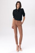 Elegancka czarna bluzka z wiązaniem na dekolcie B107 Black - Nife Nife Elegancka czarna bluzka z wiązaniem na dekolcie B107 Black - Nife Nife