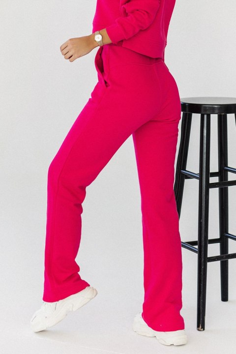 Spodnie Dresowe Model Lamia T22 Pink - IVON IVON Spodnie Dresowe Model Lamia T22 Pink - IVON IVON