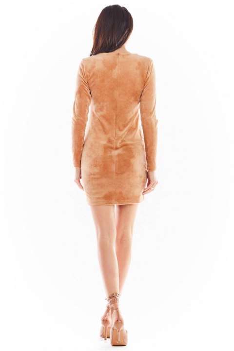 Sukienka Model A404 Welur Beige - awama Awama Sukienka Model A404 Welur Beige - awama Awama