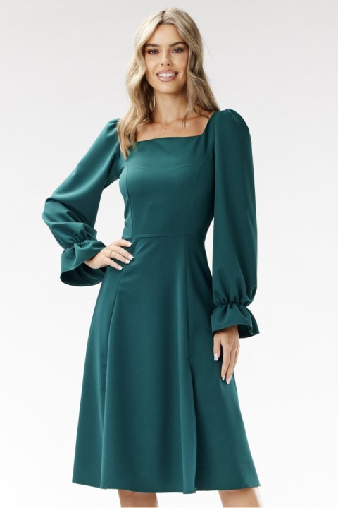 Sukienka Model A695 Bottle Green - awama Awama Sukienka Model A695 Bottle Green - awama Awama