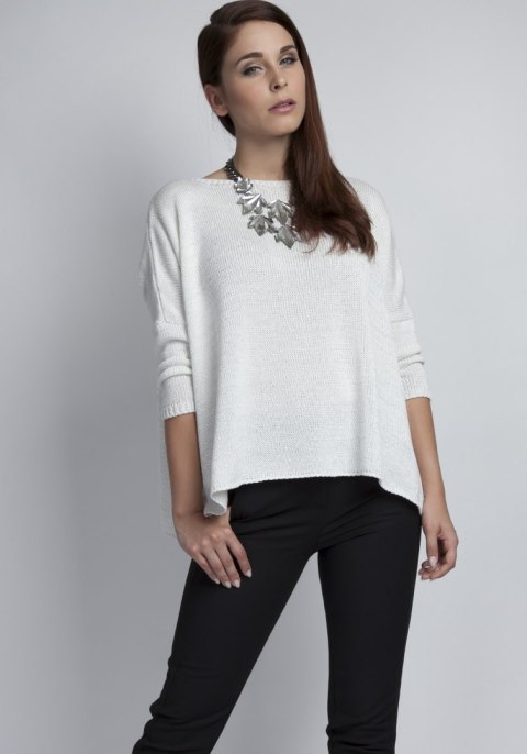 Sweter Damski Model Abigail SWE040 Ecru - MKM MKM Sweter Damski Model Abigail SWE040 Ecru - MKM MKM