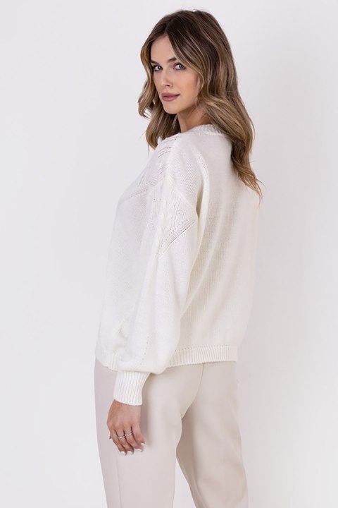 Sweter Damski Model SWE322 Ecru - MKM MKM Sweter Damski Model SWE322 Ecru - MKM MKM