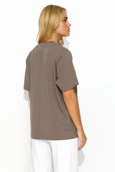 T-shirt Damski Model M826 Brown - Makadamia Makadamia T-shirt Damski Model M826 Brown - Makadamia Makadamia