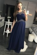 Sukienka Wieczorowa Model 17771 Navy - YourNewStyle YourNewStyle Sukienka Wieczorowa Model 17771 Navy - YourNewStyle YourNewStyle