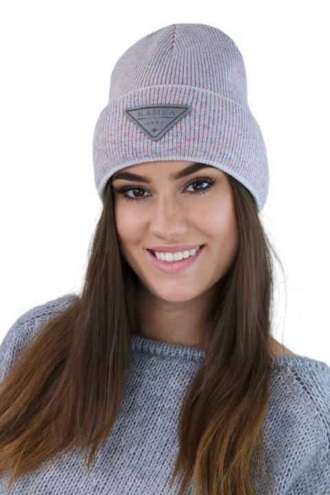 NAOMI beanie czapka zimowa z aplikacją kolor ekru - Kamea Kamea NAOMI beanie czapka zimowa z aplikacją kolor ekru - Kamea Kamea