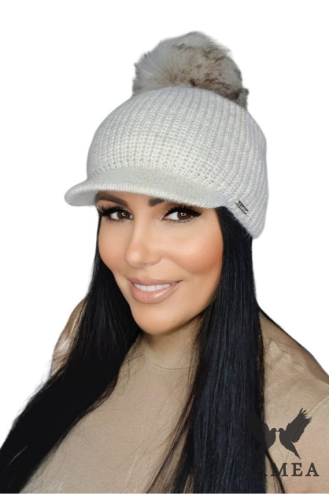 NASIRA NATURAL POMPON zimowa czapka damska kolor beżowy - Kamea Kamea NASIRA NATURAL POMPON zimowa czapka damska kolor beżowy - Kamea Kamea
