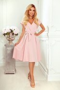 Sukienka Model Scarlett 348-1 Powder Pink - Numoco Numoco Sukienka Model Scarlett 348-1 Powder Pink - Numoco Numoco