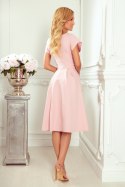 Sukienka Model Scarlett 348-1 Powder Pink - Numoco Numoco Sukienka Model Scarlett 348-1 Powder Pink - Numoco Numoco