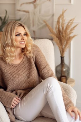 Sweter Damski Model 30080 Cappuccino - PeeKaBoo PeeKaBoo