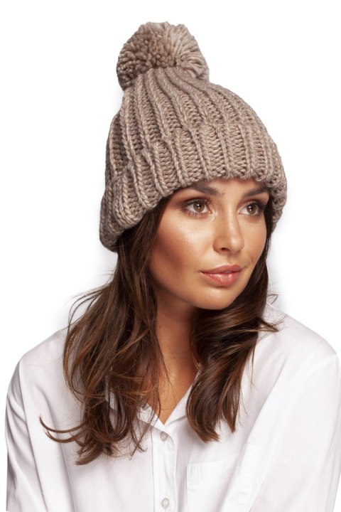 Czapka Model BK101 Beige - BE Knit BE Knit Czapka Model BK101 Beige - BE Knit BE Knit