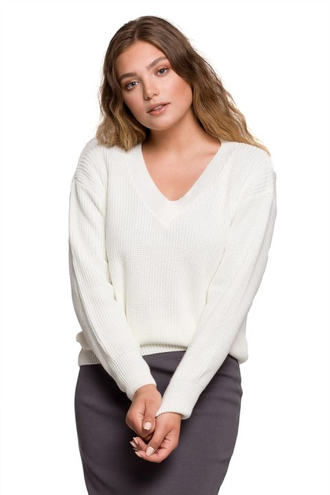 Sweter Damski Model BK075 Ecru - BE Knit BE Knit Sweter Damski Model BK075 Ecru - BE Knit BE Knit