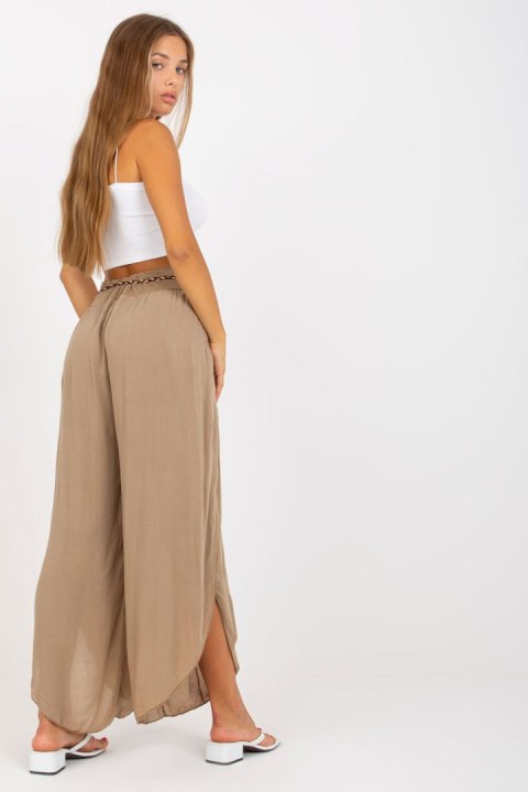 Spodnie Damskie Model TW-SP-BI-81378.24P Dark Beige - Och Bella Och Bella Spodnie Damskie Model TW-SP-BI-81378.24P Dark Beige - Och Bella Och Bella
