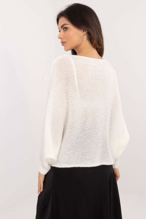 Sweter Damski Model TW-SW-BI-5067.95 Ecru - Och Bella Och Bella Sweter Damski Model TW-SW-BI-5067.95 Ecru - Och Bella Och Bella
