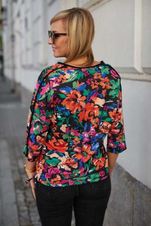 Bluzka Model M355/4 Flowers - La Aurora La Aurora Bluzka Model M355/4 Flowers - La Aurora La Aurora