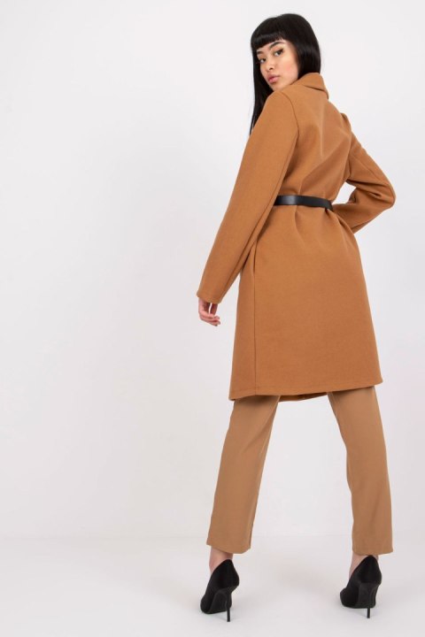 Płaszcz Damski Model DHJ-PL-2861.91 Camel - Italy Moda Italy Moda Płaszcz Damski Model DHJ-PL-2861.91 Camel - Italy Moda Italy Moda