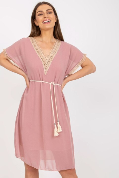 Sukienka Model DHJ-SK-1508.12 Light Pink - Italy Moda Italy Moda Sukienka Model DHJ-SK-1508.12 Light Pink - Italy Moda Italy Moda
