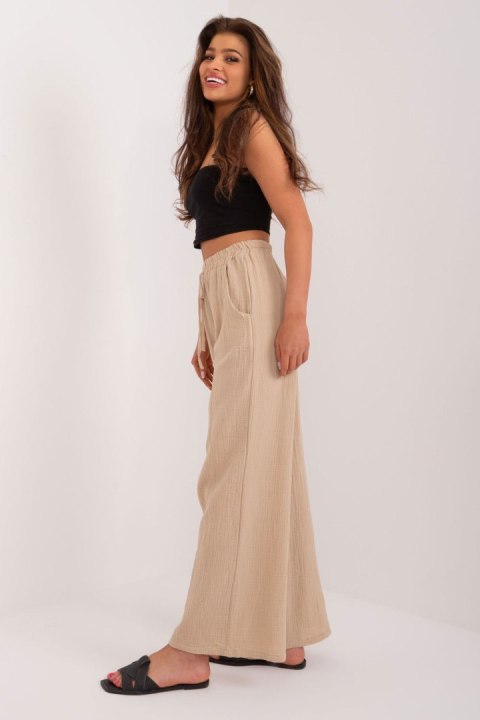 Spodnie Damskie Model DHJ-SP-8229.84 Beige - Italy Moda Italy Moda Spodnie Damskie Model DHJ-SP-8229.84 Beige - Italy Moda Italy Moda