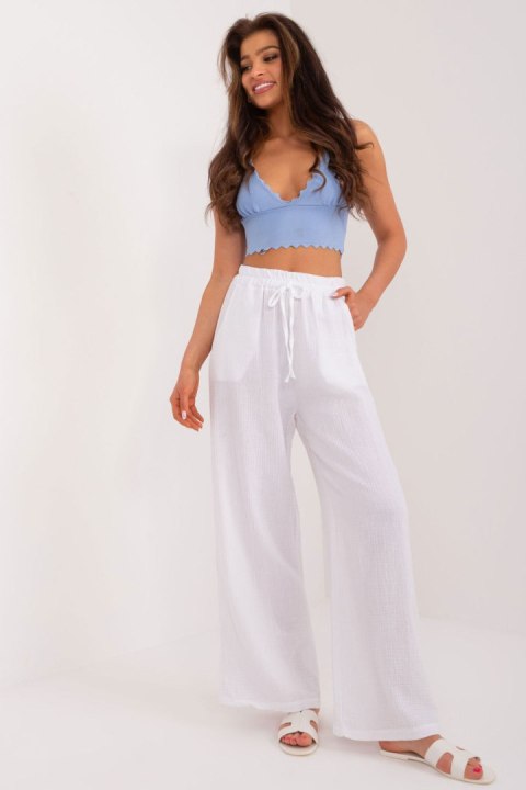 Spodnie Damskie Model DHJ-SP-8229.84 White - Italy Moda Italy Moda Spodnie Damskie Model DHJ-SP-8229.84 White - Italy Moda Italy Moda