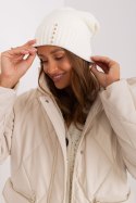 Czapka Damska Model JK-CZ-13-1.20 Ecru - Rue Paris Rue Paris Czapka Damska Model JK-CZ-13-1.20 Ecru - Rue Paris Rue Paris