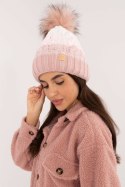 Czapka Model JK-CZ-52.31 Light Pink - Rue Paris Rue Paris Czapka Model JK-CZ-52.31 Light Pink - Rue Paris Rue Paris