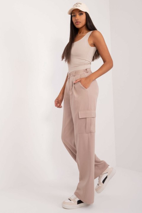 Spodnie Damskie Model LK-SP-509641.95 Beige - Lakerta Hurtownia odzieży on-line, moda damska, bielizna i obuwie dla kobiet - Mat Lakerta Spodnie Damskie Model LK-SP-509641.95 Beige - Lakerta Hurtownia odzieży on-line, moda damska, bielizna i obuwie dla kobiet - Mat Lakerta