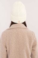 Czapka Model JK-CZ-51.18 Ecru - Rue Paris Rue Paris Czapka Model JK-CZ-51.18 Ecru - Rue Paris Rue Paris