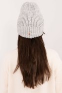 Czapka Model JK-CZ-51.18 Grey - Rue Paris Rue Paris Czapka Model JK-CZ-51.18 Grey - Rue Paris Rue Paris