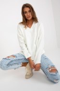 Sweter Damski Model LC-SW-0332.17 Ecru - Rue Paris Rue Paris Sweter Damski Model LC-SW-0332.17 Ecru - Rue Paris Rue Paris