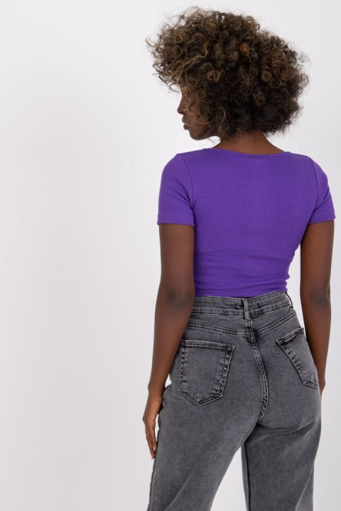 T-shirt Damski Model RV-TS-7537.52 Dark Violet - Rue Paris Rue Paris T-shirt Damski Model RV-TS-7537.52 Dark Violet - Rue Paris Rue Paris