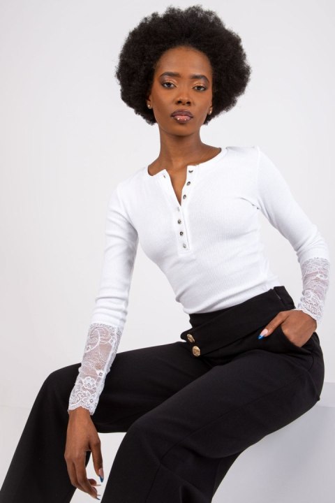 Bluzka Model RV-BZ-7532.29 White - Rue Paris Rue Paris Bluzka Model RV-BZ-7532.29 White - Rue Paris Rue Paris