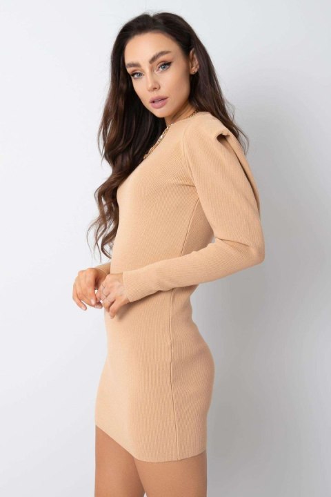 Sukienka Model 269-SK-5676.91P Camel - Rue Paris Rue Paris Sukienka Model 269-SK-5676.91P Camel - Rue Paris Rue Paris