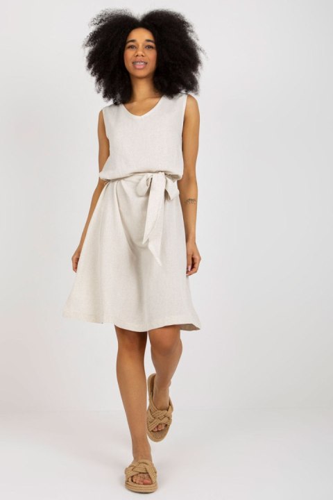 Sukienka Model WN-SK-VE38.06 Light Beige - Rue Paris Rue Paris Sukienka Model WN-SK-VE38.06 Light Beige - Rue Paris Rue Paris