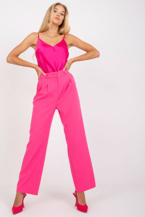 Spodnie Damskie Model TO-SP-18155.21P Dark Pink - Rue Paris Rue Paris Spodnie Damskie Model TO-SP-18155.21P Dark Pink - Rue Paris Rue Paris