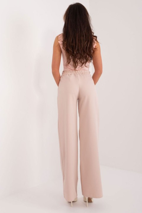 Spodnie Damskie Model WN-SP-8247.06 Beige - Rue Paris Rue Paris Spodnie Damskie Model WN-SP-8247.06 Beige - Rue Paris Rue Paris