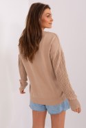 Sweter Damski Model AT-SW-2338.14P Beige - AT AT Sweter Damski Model AT-SW-2338.14P Beige - AT AT