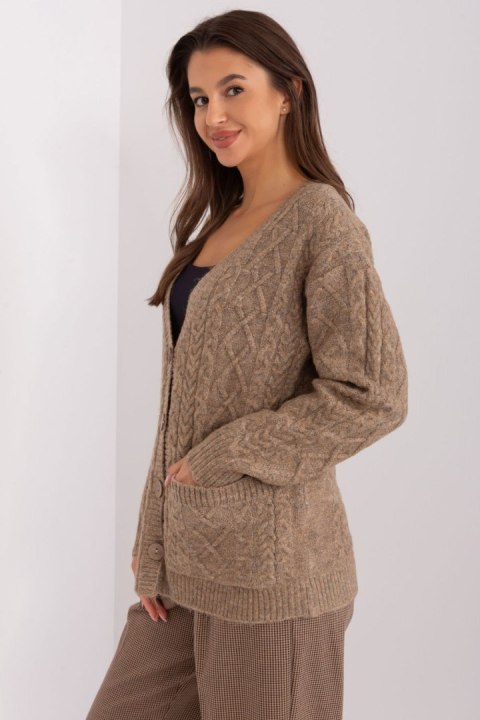 Sweter Damski Model AT-SW-2358.31 Dark Beige - AT AT Sweter Damski Model AT-SW-2358.31 Dark Beige - AT AT
