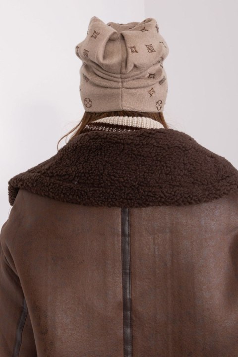 Czapka Model AT-CZ-2325.85 Dark Beige - AT AT Czapka Model AT-CZ-2325.85 Dark Beige - AT AT