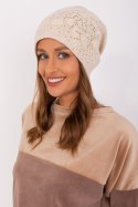 Czapka Model AT-CZ-23250.01P Light Beige - AT AT Czapka Model AT-CZ-23250.01P Light Beige - AT AT