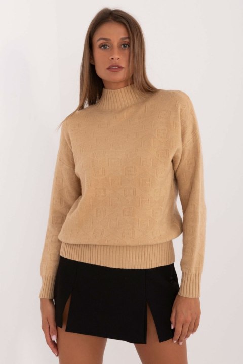Sweter Damski Model AT-SW-2339.54 Light Camel - AT AT Sweter Damski Model AT-SW-2339.54 Light Camel - AT AT