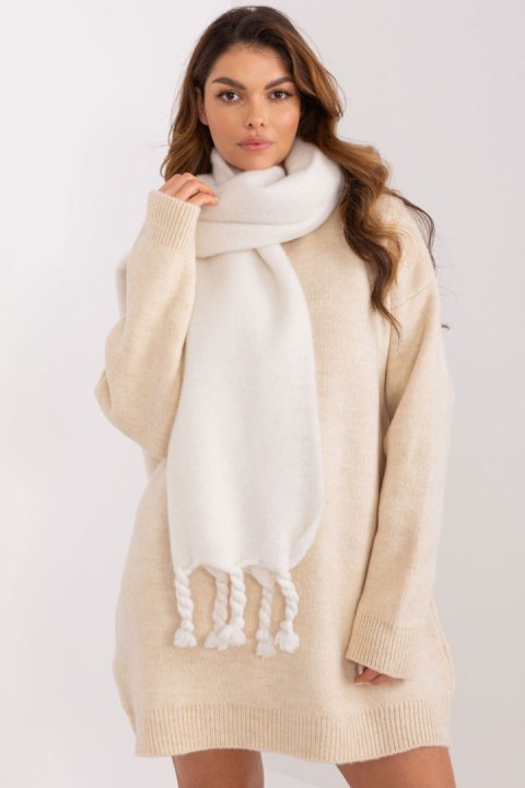 Szalik Model AT-SZ-2313502.47P Ecru - AT AT Szalik Model AT-SZ-2313502.47P Ecru - AT AT